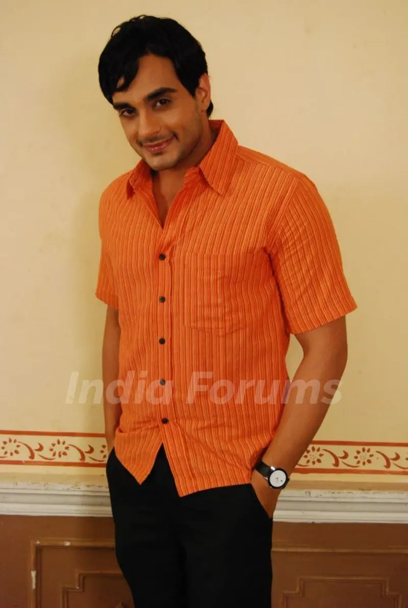 Angad Hasija as Alekh Rajvansh looking smart