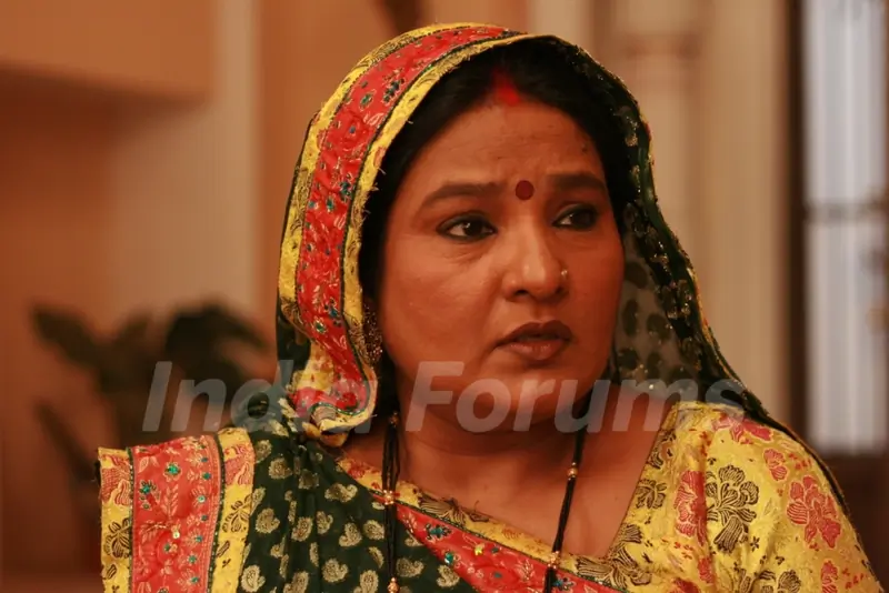 Kaushalya ji looking tensed