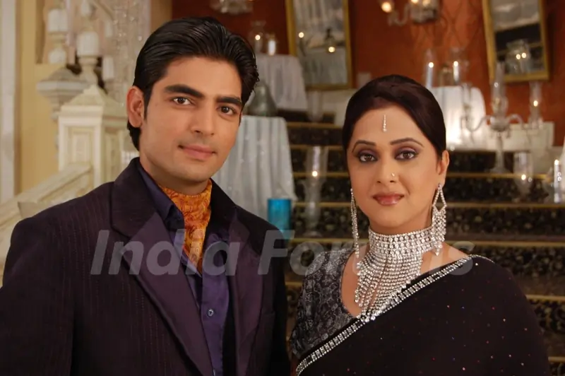 A still image of Choti Rani and Kunwar Rudra