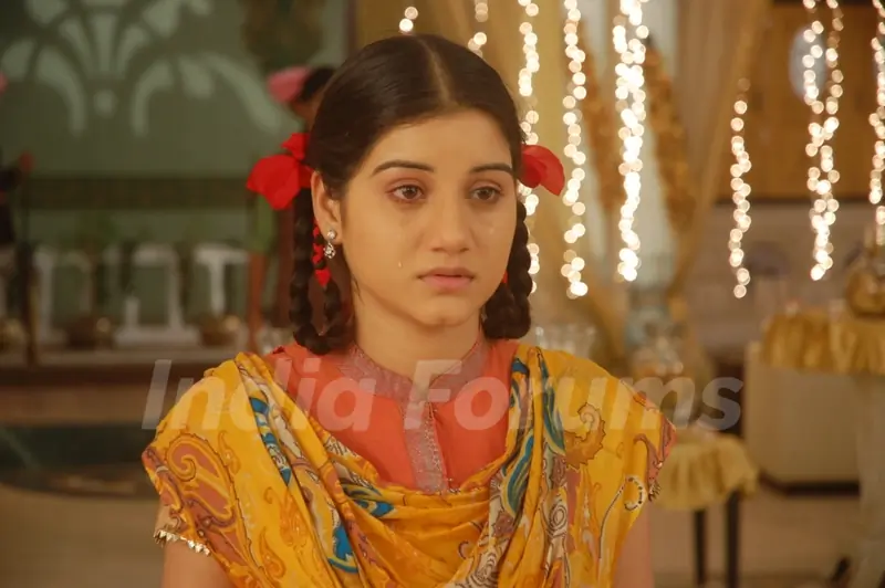 Rani is crying in Raja Ki Ayegi Baraat