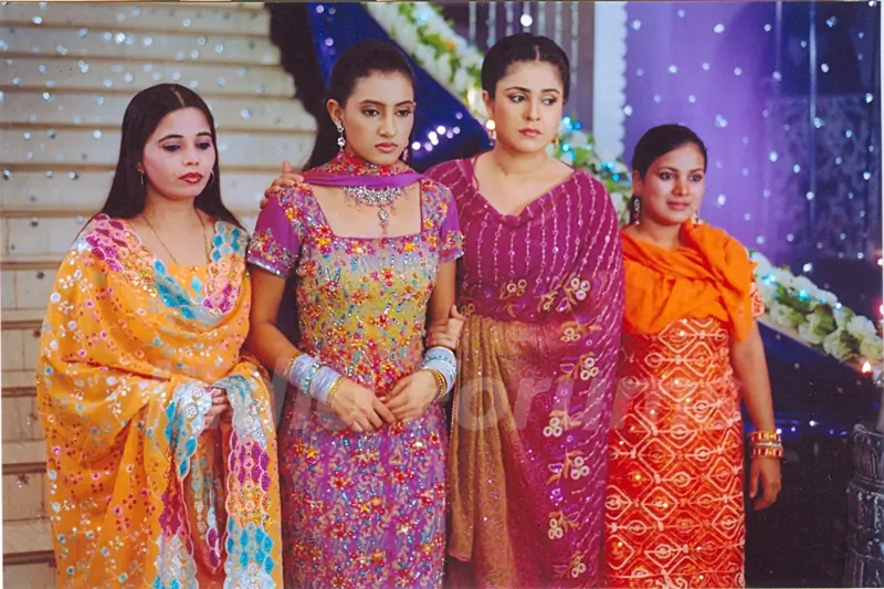 Heer and Meher in Kis Desh Mein Hai Meraa Dil