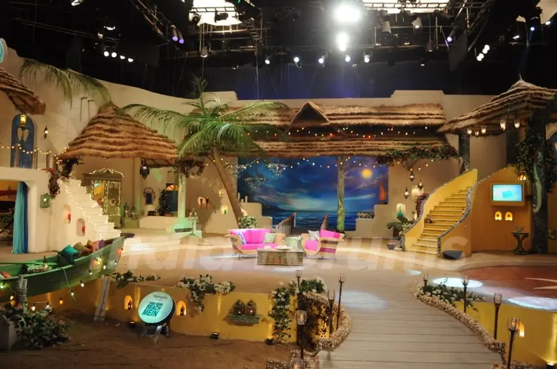 Tere Mere Beach Mein