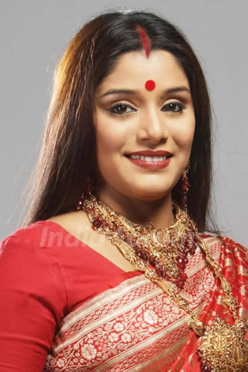 Kshitee Jog as Saraswati Garodia