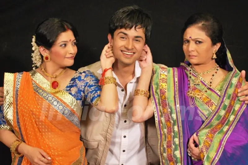 Hari mom and bhabhi pulling his ear