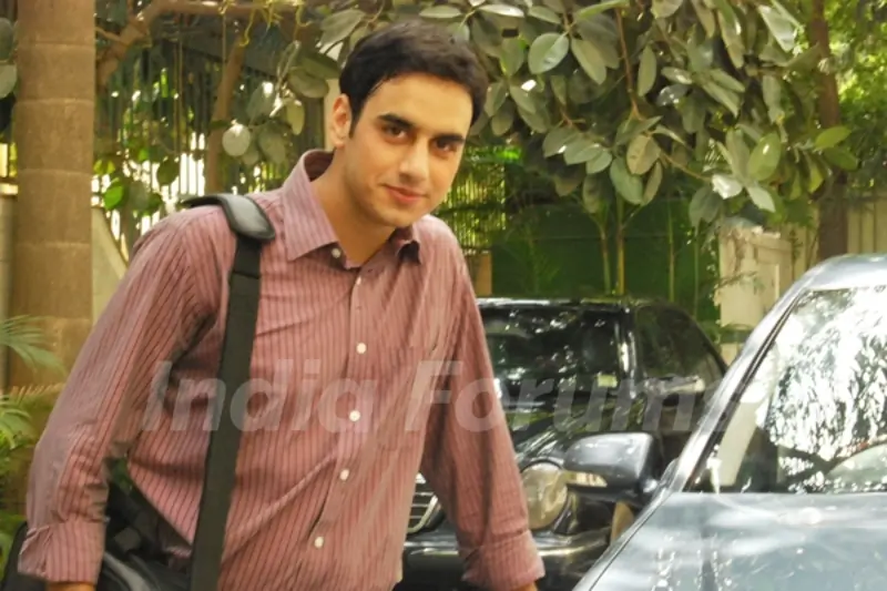 Waseem Mushtaq in 12/24 Karol Bagh