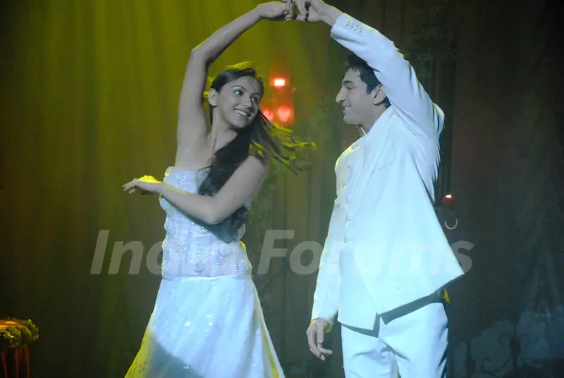 Shantanu and Nandini doing Salsa