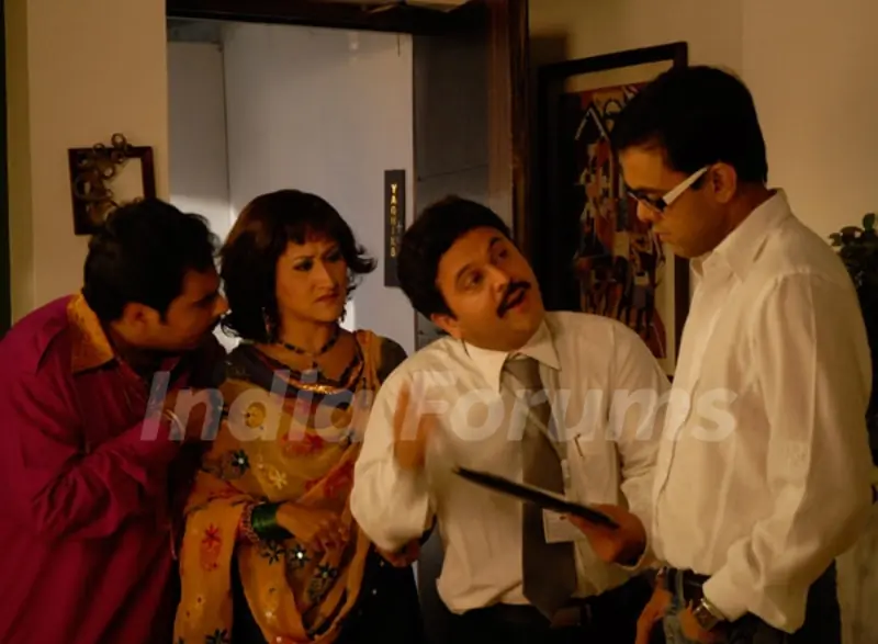 Bank Manager trying to explain their scheme