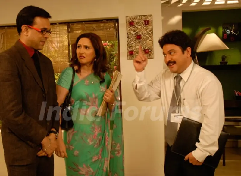 Bank Manager talking to Rajdeep and Radhika