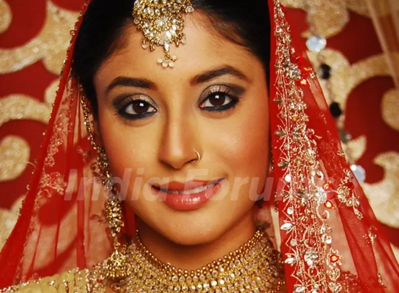 Arohi looking like a bride