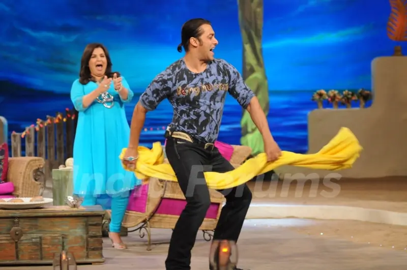 Salman Khan dancing