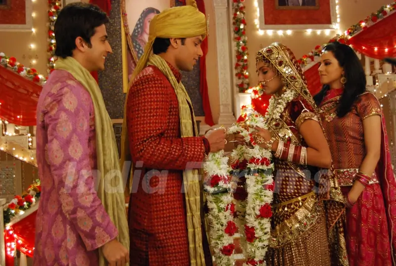 Arjun and Suhani varmala sequence