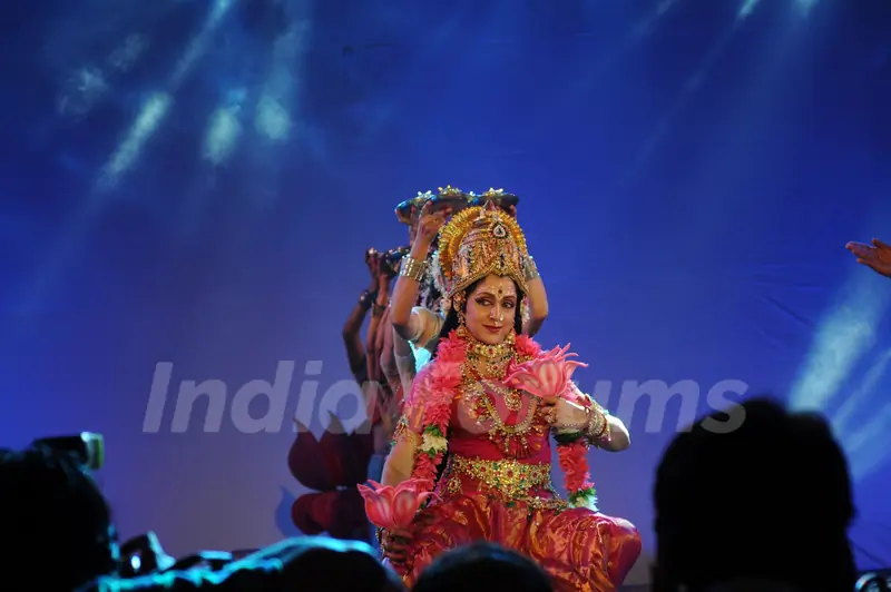 Shree Shree Kali Puja inaugurated by a performance by Hema Malini