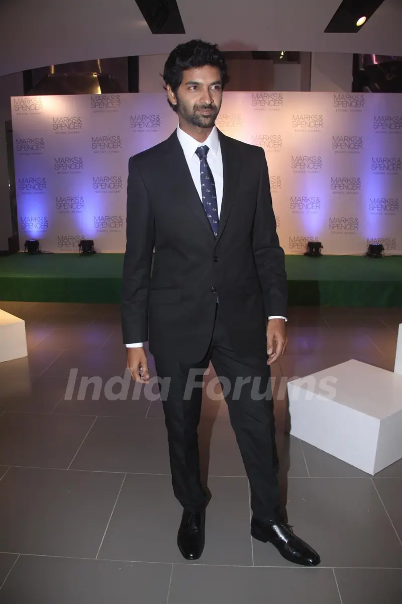Bipasha, Sonakshi & Nita Ambani at 'Marks & Spencer' launch