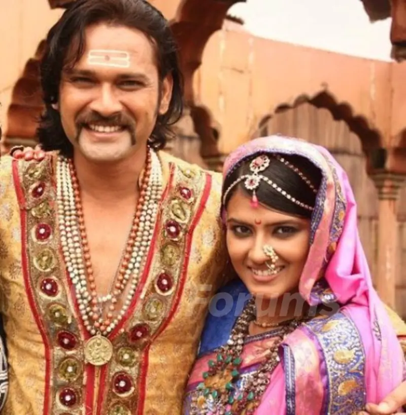Kratika Sengar and Sameer Dharmadhikari