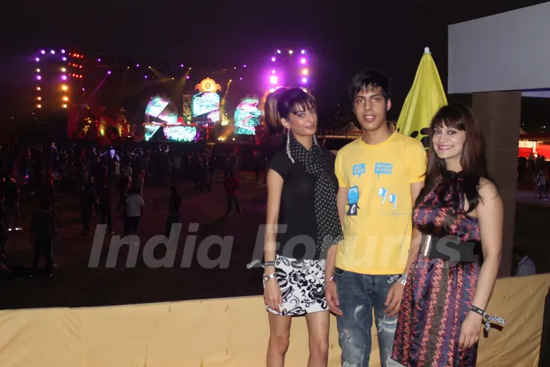 Yash Birla, Talat Aziz, Candy Brar, Aarti Chhabria, Tina Dutta and Ali Merchant At Sunburn DJ Party