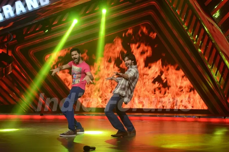 Shahid and Prabhudeva perform at the Grand premiere of Boogie Woogie