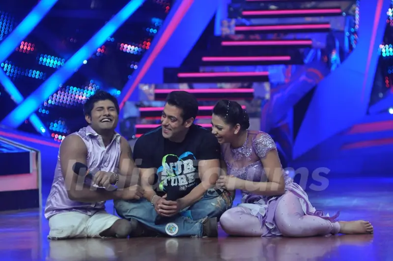 Salman Khan with Vinod and Raksha on Nach Baliye 6