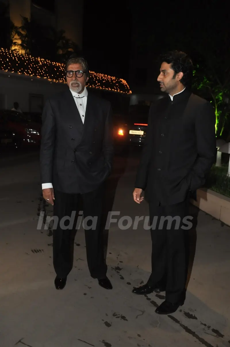 Amitabh and Abhishek Bachchan at Raghav Sachar & Amita Pathak Wedding