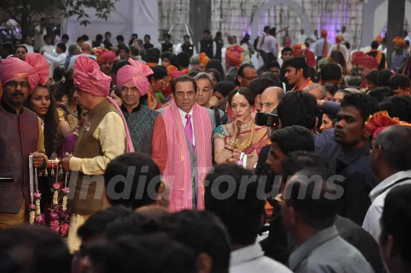 Dharmendra and Hema Malini at the Wedding