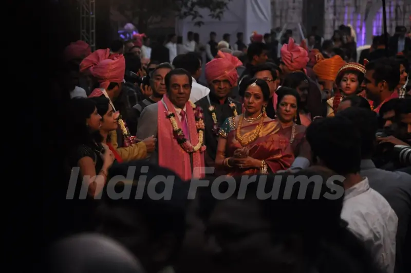 Dharmendra and Hema Malini at the Wedding