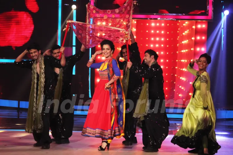 Kangana performs with a contestant on India's Got Talent Season 5