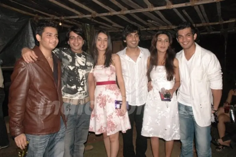 Abhishek Sharma, Jaskaran Singh, Sanaya Irani, Mohit Sehgal, Rati Pandey, Arjun Bijlani