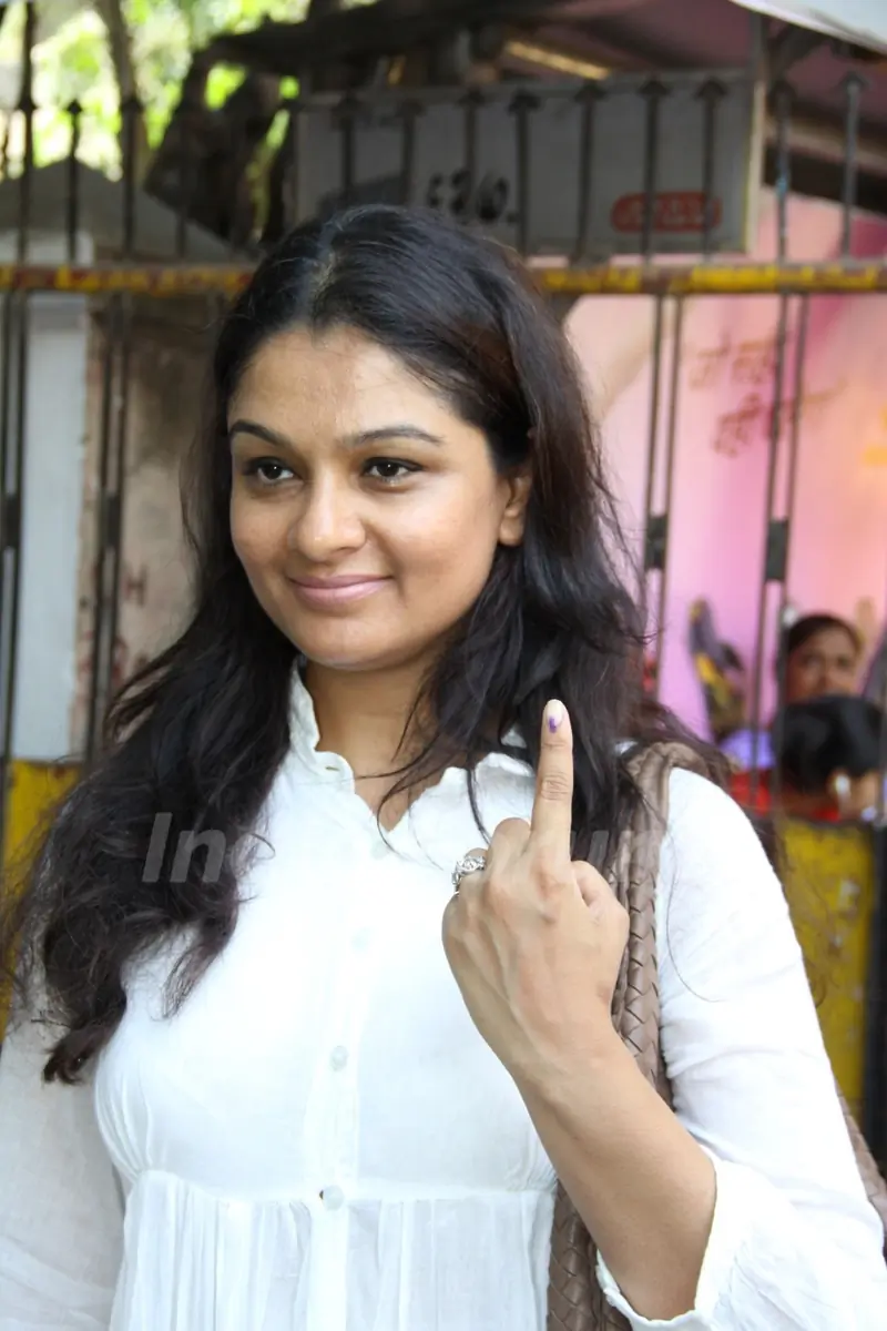 Tejaswini Kolhapure shows his inked finger