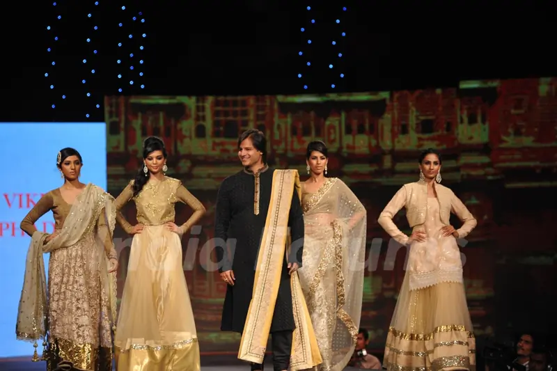 Vivek Oberoi at the 'Caring with Style' fashion show at NSCI