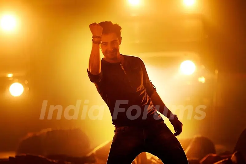 Lekar Hum Deewana Dil