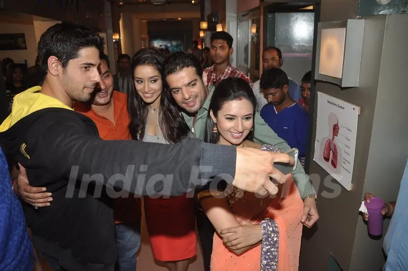 Sidharth clicking a selfie on Ye Hai Mohabbatein sets