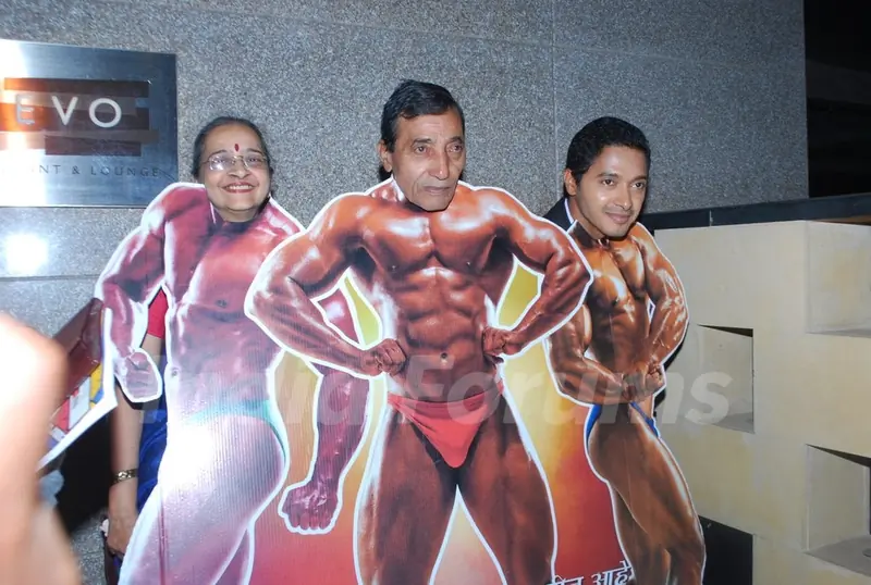 Celebs pose at the Poshter Boyz Launch at Levo