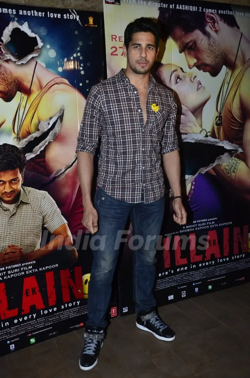 Sidharth Malhotra at the Screening of Ek Villiian