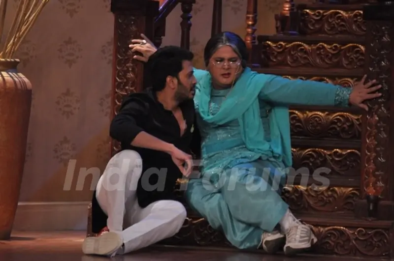 Dadi performs with Riteish Deshmukh on Comedy Nights With Kapil
