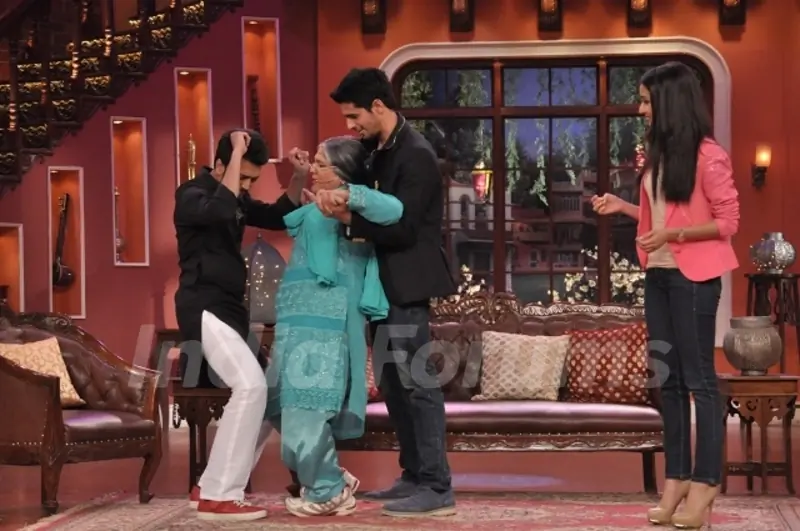 Dadi performs with Riteish Deshmukh on Comedy Nights With Kapil