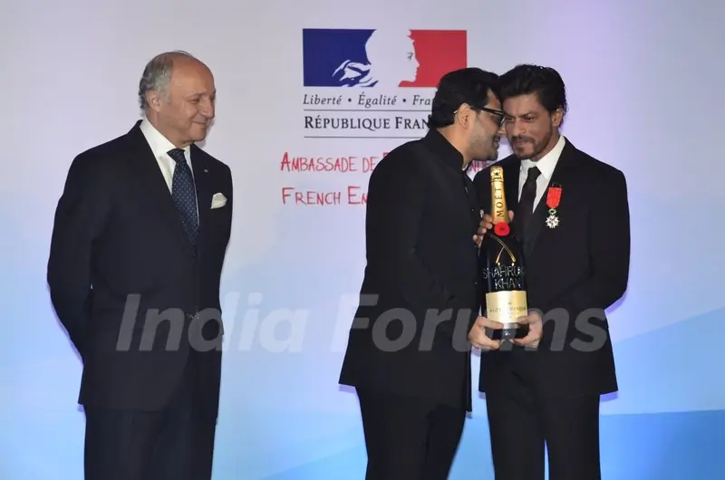 Shahrukh Khan felicitated at the event