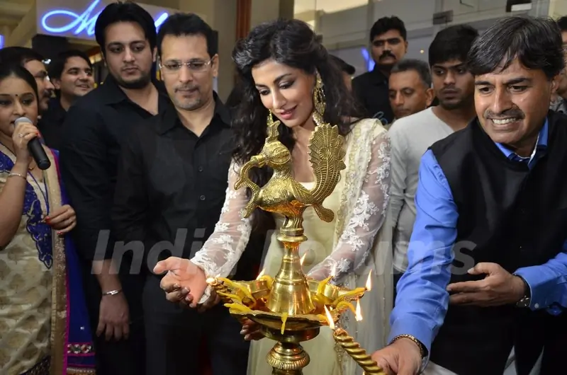 Chitrangda Singh at the opening of Glamour Jewelery Exhibition