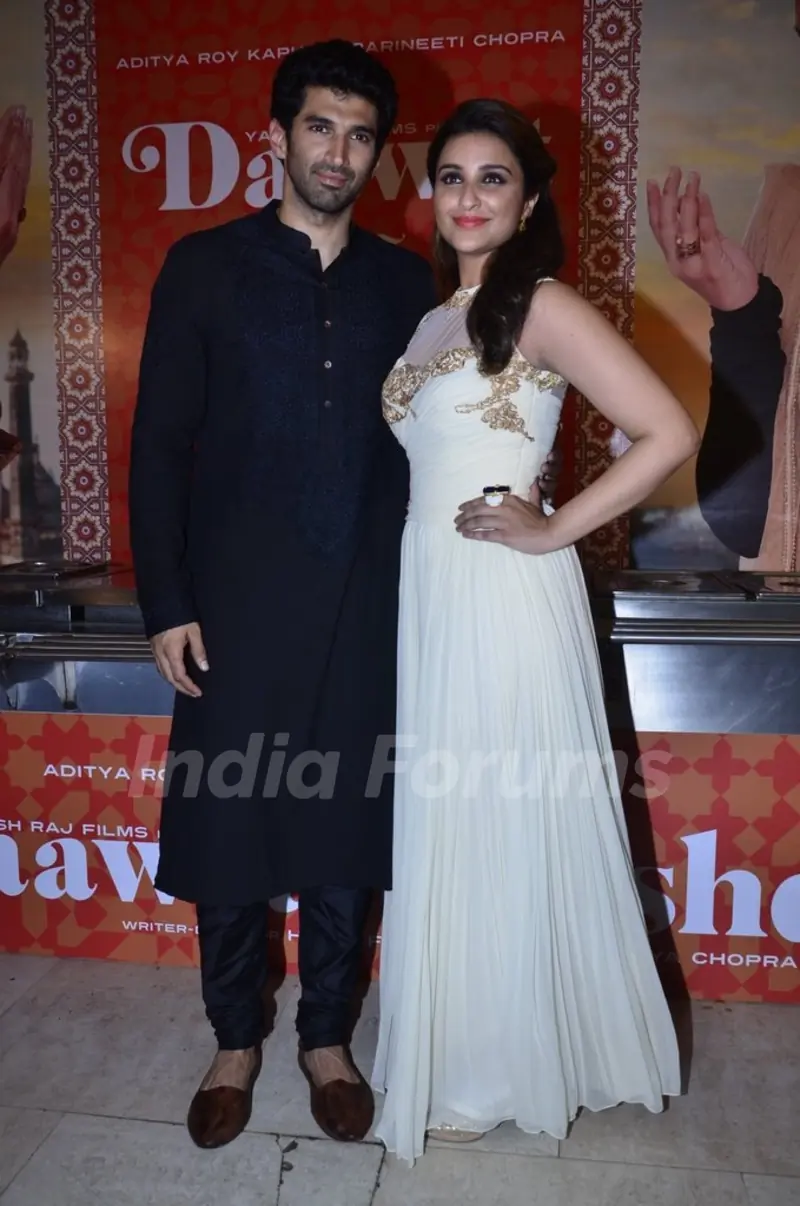 Aditya Roy Kapoor and Parineeti Chopra at the trailer launch of  Daawat-E-Ishq