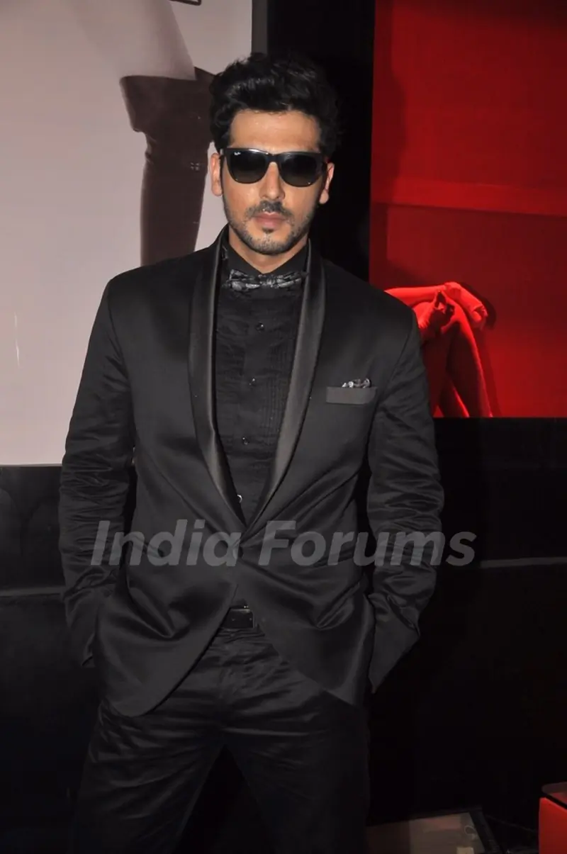 Zayed Khan poses for the camera on Location of Sharafat Gayi Tel Lena