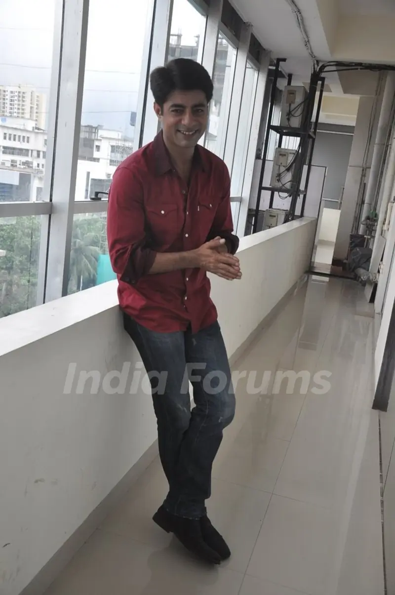 Sushant Singh is all smiles for the Photo Shoot for Hate Story 2