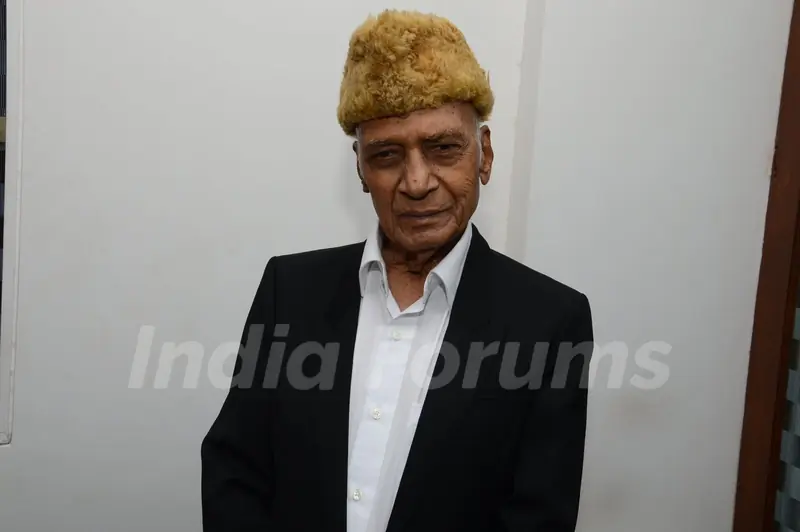 Khayyam Sahab at the Press Conrefence of Bazaar-E-Husn