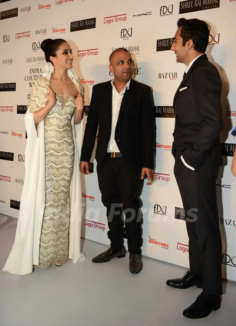 Shraddha Kapoor, Gaurav Gupta and Rahul Khanna chat at the Indian Couture Week - Day 4