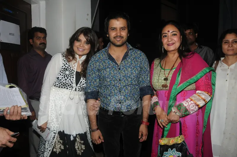 Jaspinder Narula with Javed Ali and a friend at Rehmatein