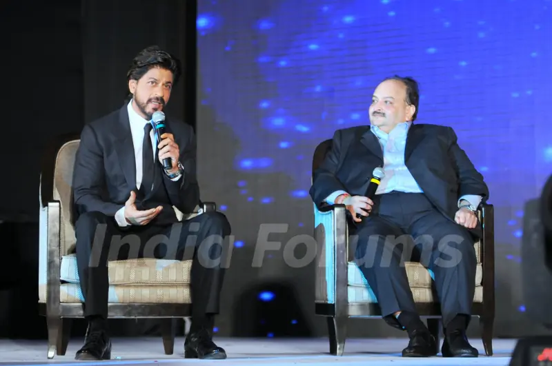Shahrukh Khan addresses the media at the Ticket to Bollywood event