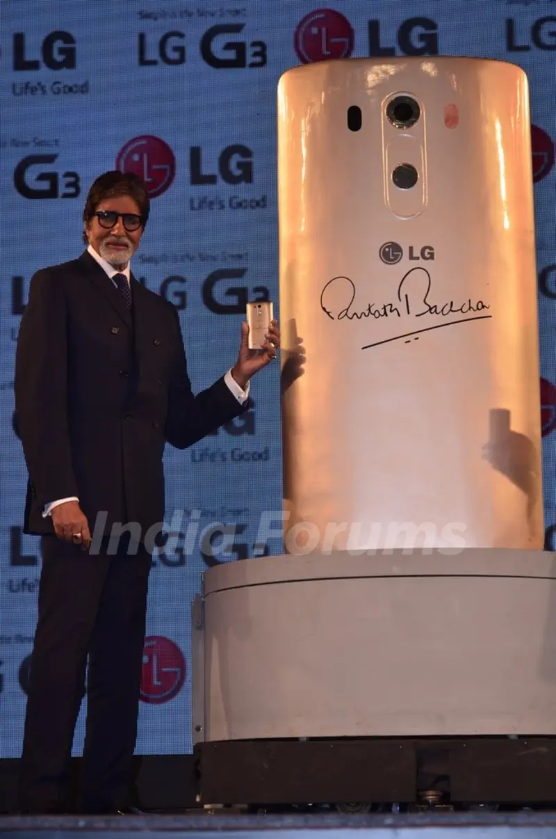 Amitabh Bachchan launches LG Mobile