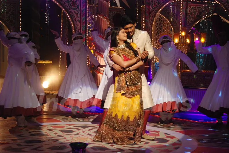 Toral Rasputra and Siddharth Shukla perform at Jahsn-e-Eid