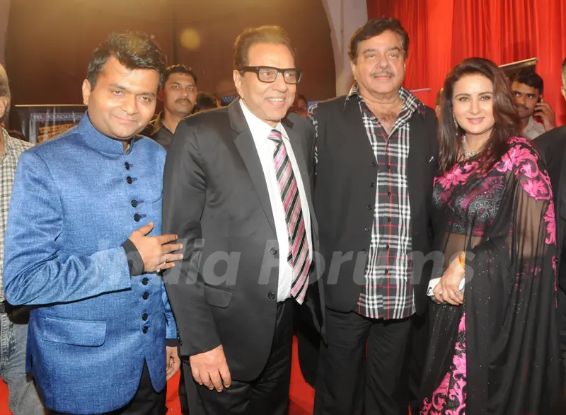 Aneel Murarka with Dharmendra, Shatrughan Sinha and Poonam Dhillon