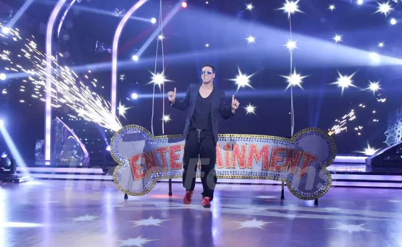 Akshay Kumar Promotes Entertainment on Jhalak Dikhla Jaa