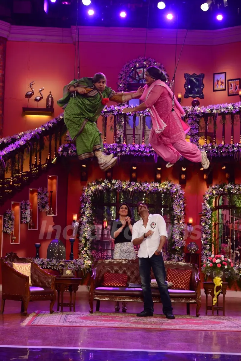Kiku Sharda and Ali Asgar performing a stunt on CNWK