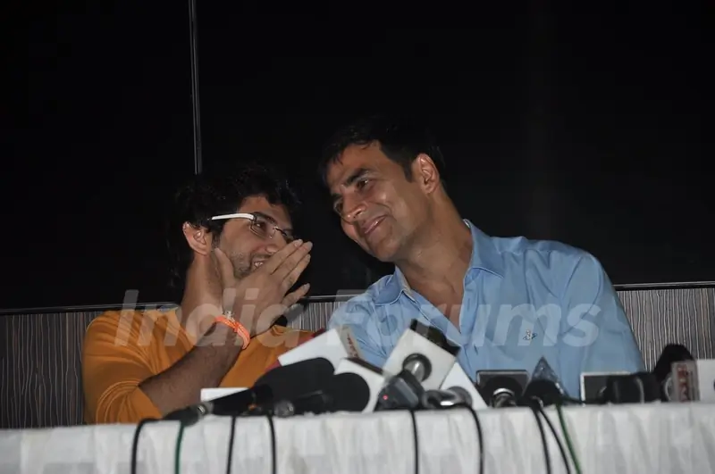 Akshay Kumar and Aditya Thackeray were seen talking in whispers at Women's Self Defence Event