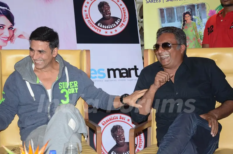 Akshay Kumar and Prakash Raj were seen laughing a the Promotion of Entertainment in South India